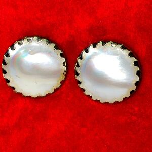1957 Vintage Beauty button earrings